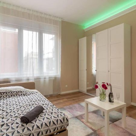 Nice And Cozy Apartment Next To The Parliament Budapest Bagian luar foto