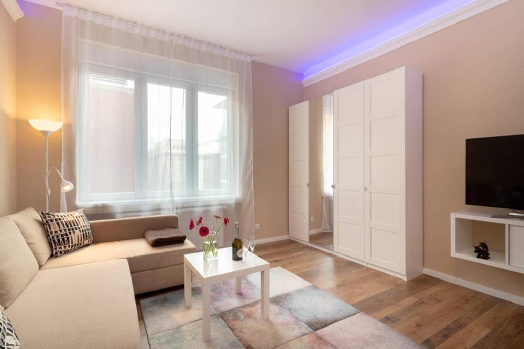 Nice And Cozy Apartment Next To The Parliament Budapest Bagian luar foto
