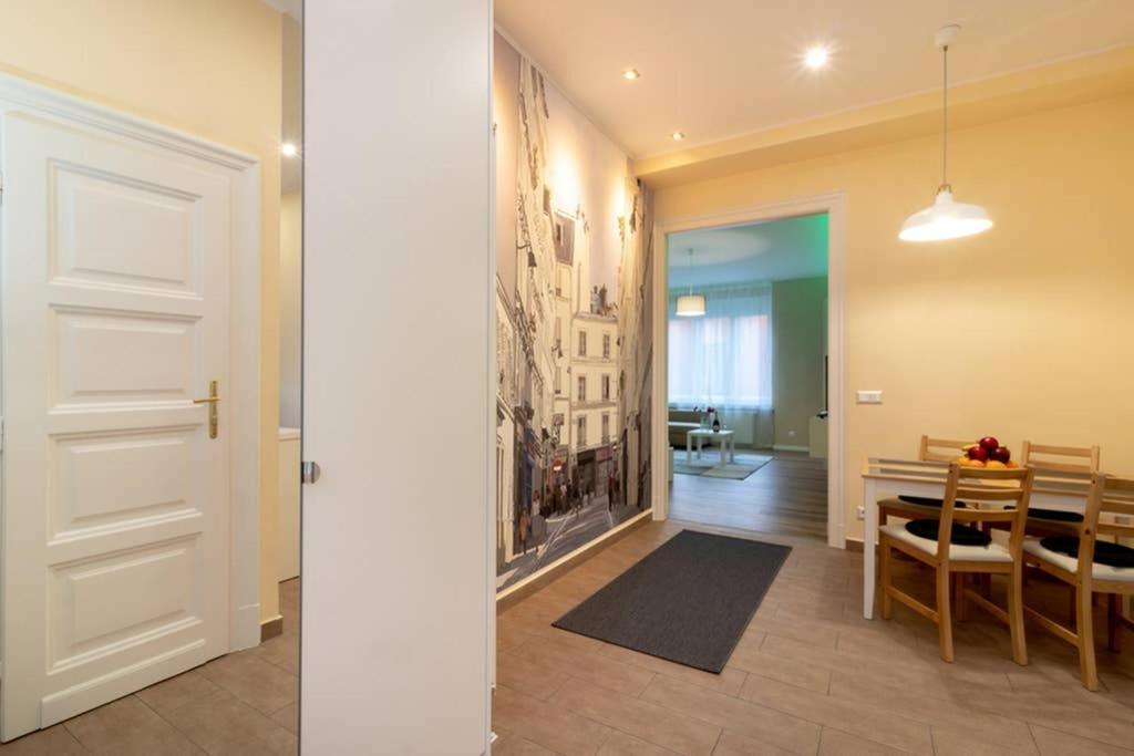 Nice And Cozy Apartment Next To The Parliament Budapest Bagian luar foto